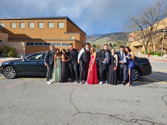 Check out this prom crew Divine Limousine