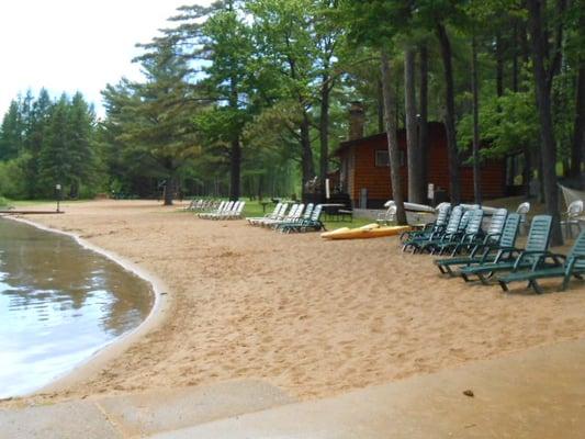 600 feet of sand beach await!