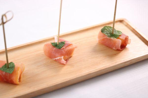 Prosciutto di parma, melon and mint