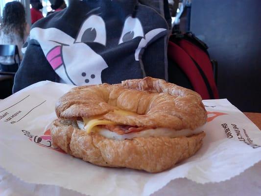 Bacon, egg and cheese croissant