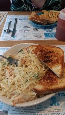 Chicken and Broccoli Alfredo