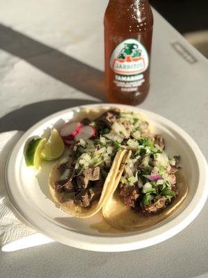 Tacos de lengua, cabeza, y asada