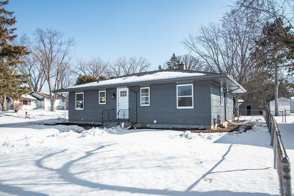 Exterior house painting in N Saint Paul, MN