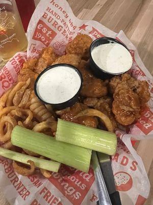 Wings with curly fries