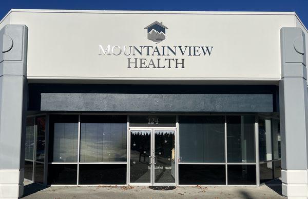 Mountain View Health Front Entrance.