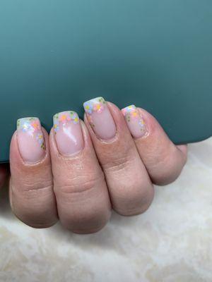 Subtle nail art for spring time