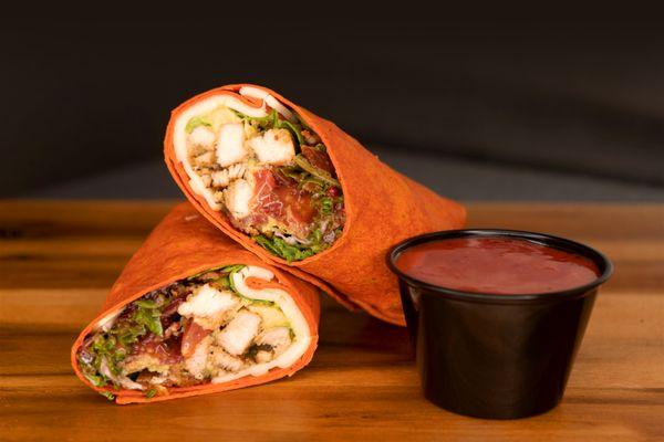 Wrapped southwest
tortilla, with juicy
chicken fajita, crispy
bacon, Cherry
tomatoes, spring mix,
avocado, provolone