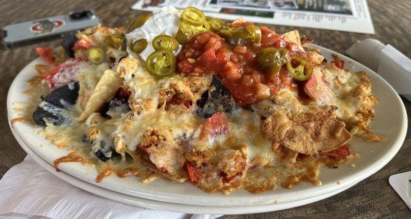 Loaded chicken nachos