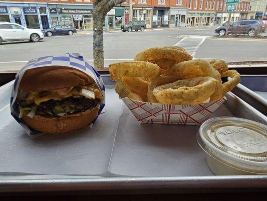 Cheeseburger, dirty style, with onion rings and ranch