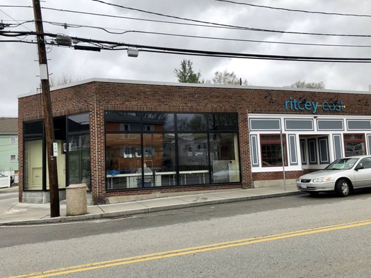 No signage, but the laundromat is on the corner.