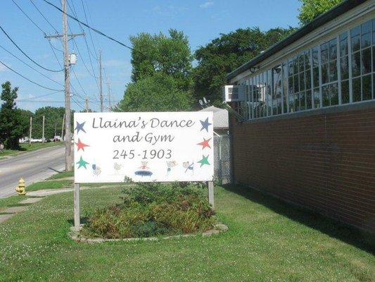 895 W Walnut St Jacksonville, IL 62650 Dance and Tumbling for ages 2 and up