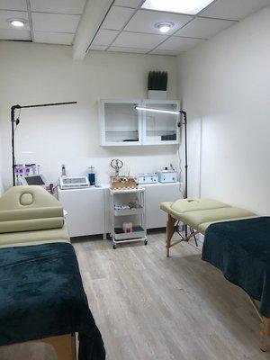 Body wax and contour room