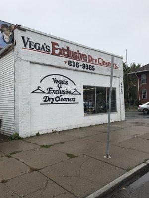 Vega's Exclusive Dry Cleaners