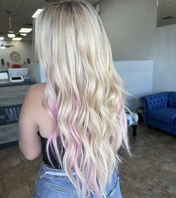 Barbie Blonde
Full Highlights and a full install of 20" wefts and pops of blush pink!