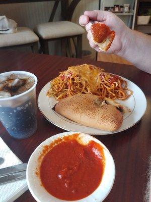 Spaghetti w calzone. This was ALOT of food and very good. Took leftovers!