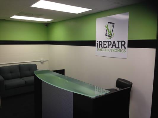 The reception area at iRepair in Altamonte Springs, FL