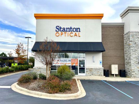 Storefront at Stanton Optical store in Opelika, AL 36801