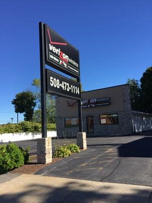 Verizon Milford -- 143 East Main Street / Route 16, Milford           Sign