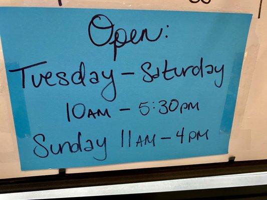 Open hours (closed on Monday)