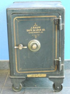 Vintage and Antique Safes