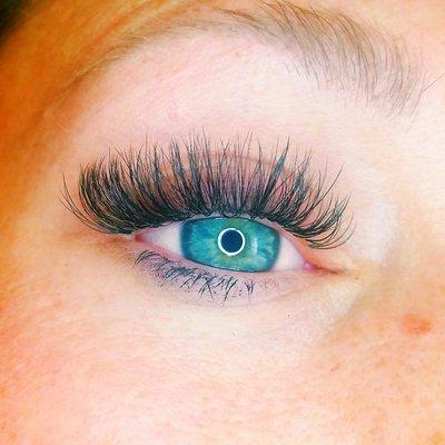 Simply Stunning Lash Extensions and Esthetics