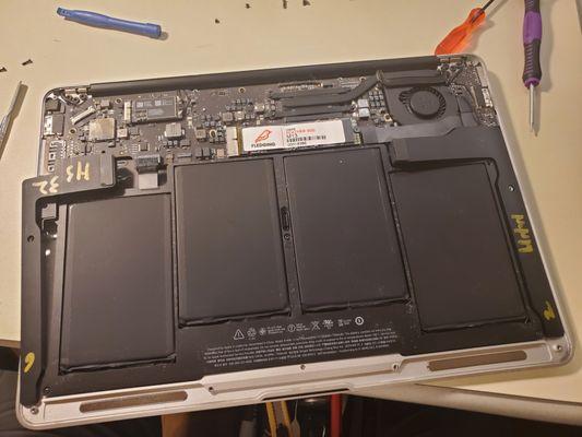 MacBook pro Battery replacement