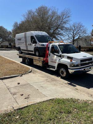 Dive star towing moving commercial and privet cars.