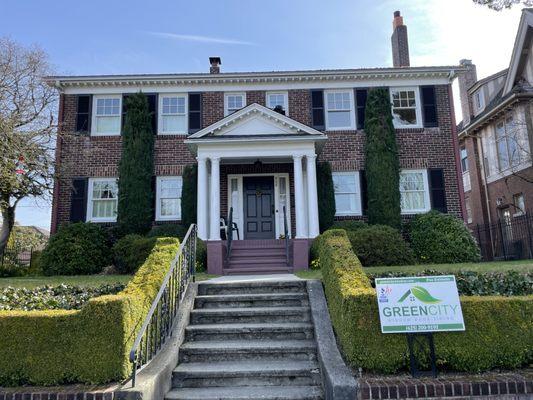 1926 Colonial Window renovation keeping look and integrity of the beautiful home. . Thank you Kam for trusting us with your family home !