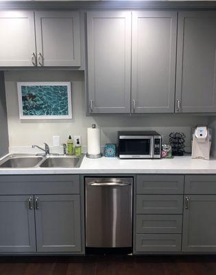 Small office kitchen by Trim Tech #trimtechtulsa