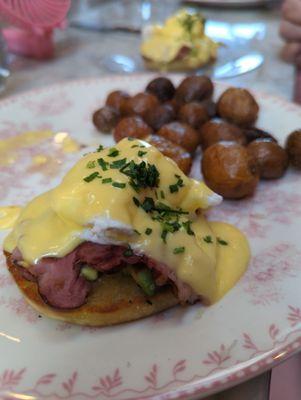 Eggs Benedict