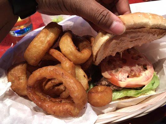 Hamburger with onion rings