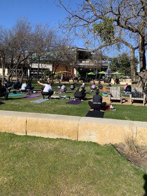 Free outdoor yoga