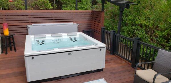 Emerald Outdoor Living bullfrog spa in portland oregon