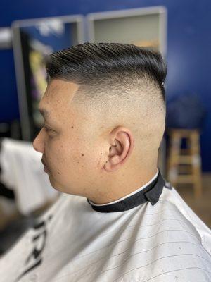 skin fade / line up @barber_kris619