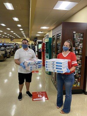 Pizza lunch for Essential grocery workers