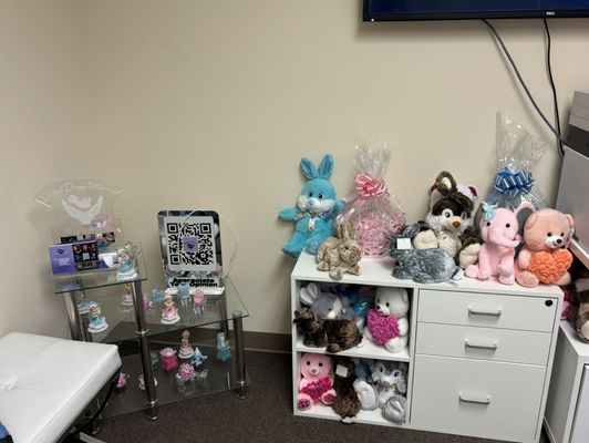 The beautiful stuffed animal options.