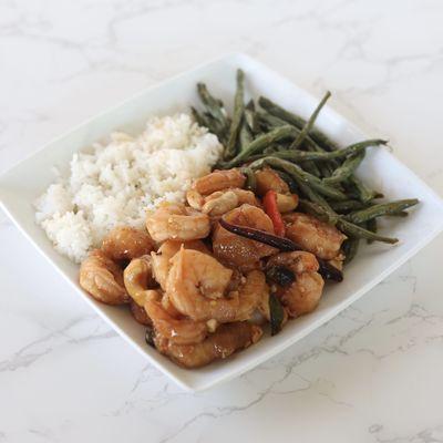 Kung pow shrimp with white rice and green beans