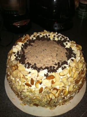 cannoli cake