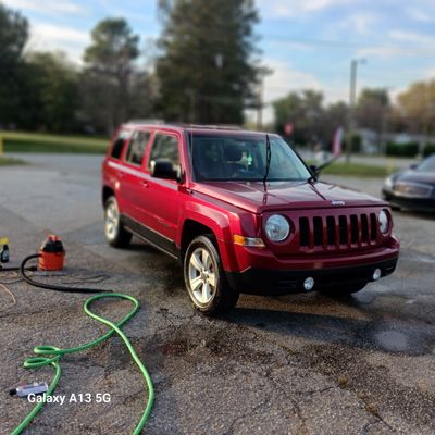 Solid Vehicle Wash and Detailing