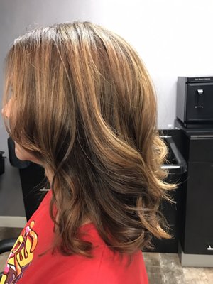 This client wanted a very subtle Aline and color with dimension. Color/highlight