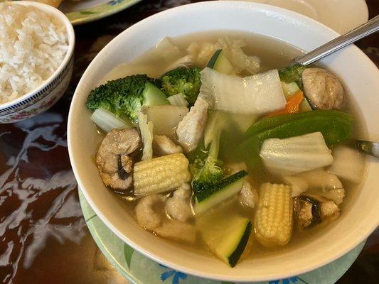 Chicken sizzling rice soup. It was great. Nice broth and veggies. Not to salty.