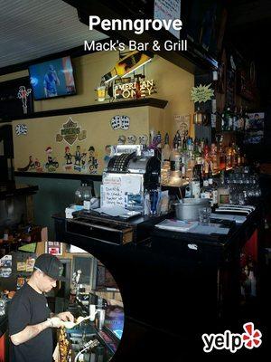 Mack's Bar and Grill