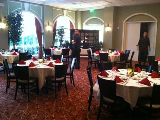 The Palmer Room is the perfect setting for quaint dinner parties.