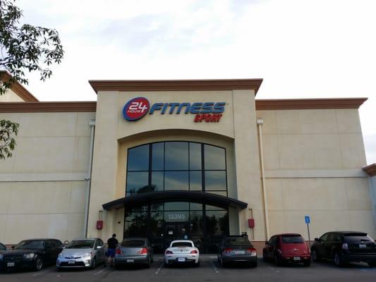 24 Hour Fitness in La Mirada. Strive for greatness.