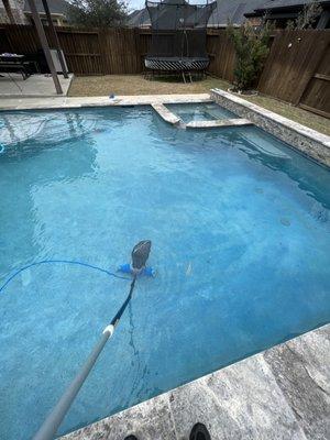 Swimming pool vacuum service