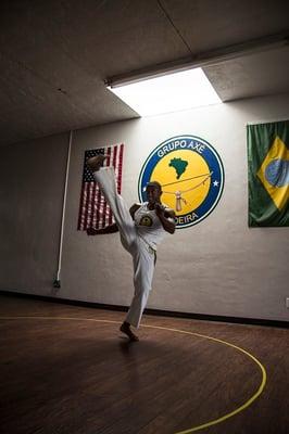 Unlearn Limits. Learn Capoeira.