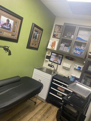 Piercing room