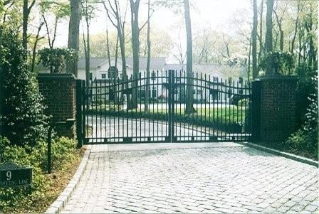 Estate Curve Aluminum Double Drive Gate