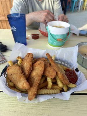 Goose Creek Marina - The Hideaway Grill