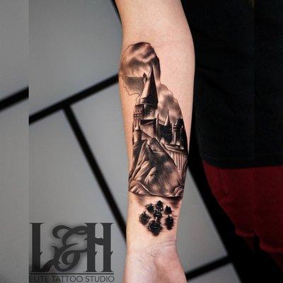 Black and Grey Photo Realism Hogwarts by Josh Lucero!